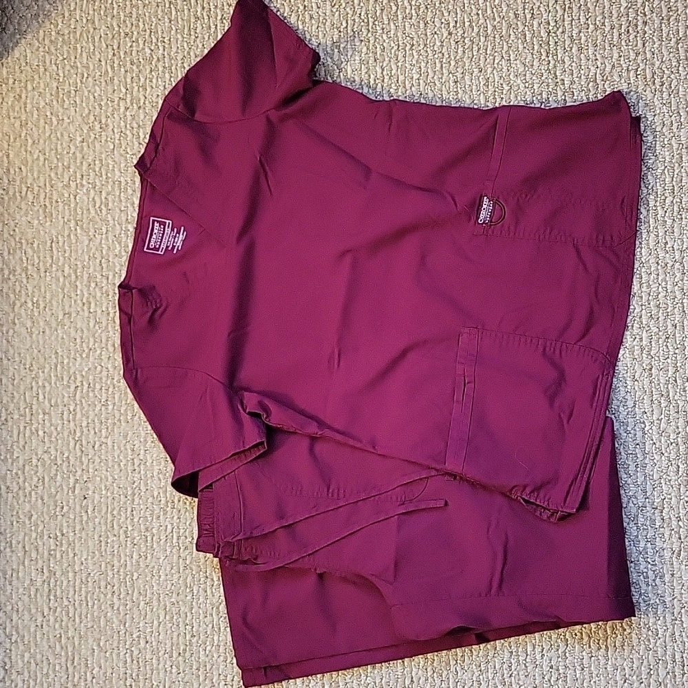 Cherokee Workwear Revolution Women's Scrub Set Size Small Tall Wine